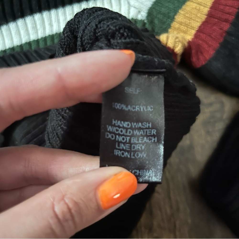 IJOAH - Crop top Sweater - Picture 5 of 5